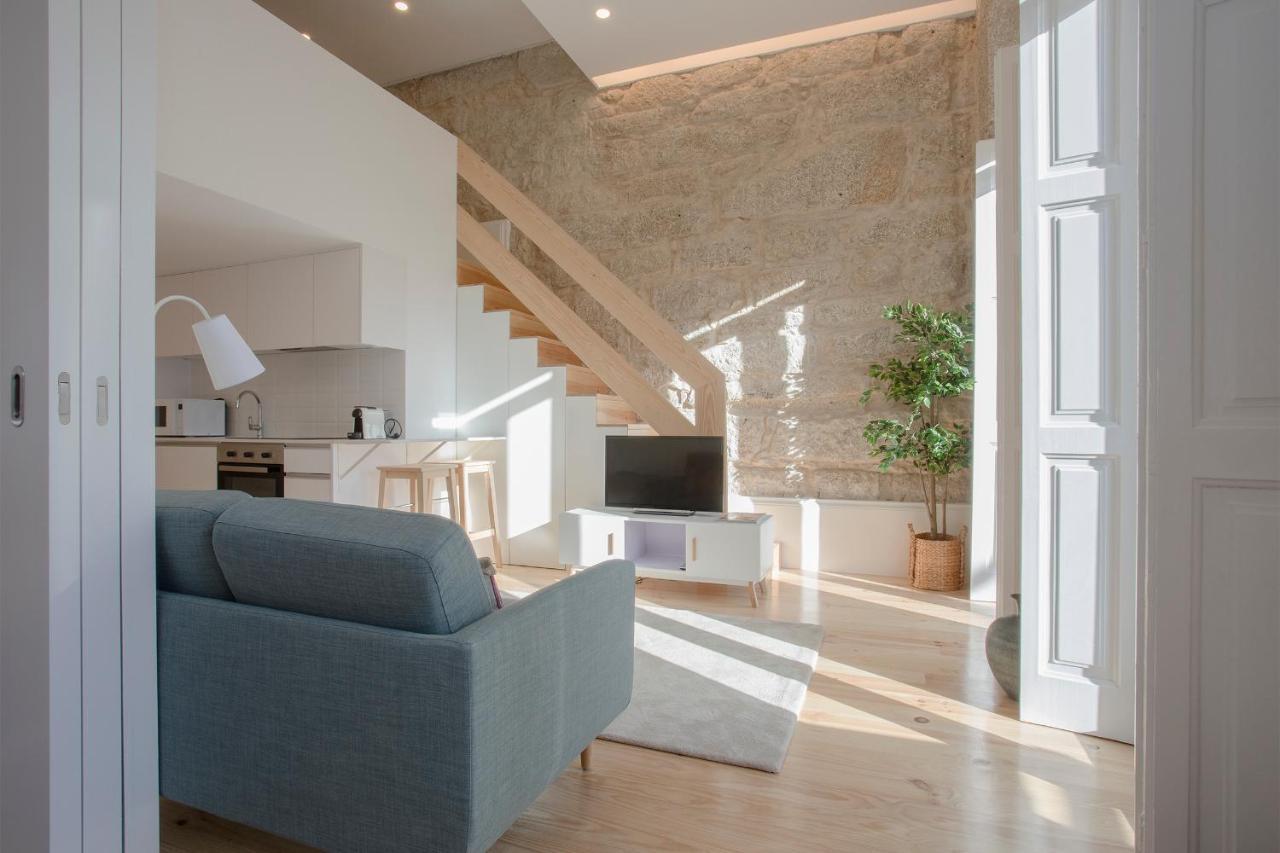 Liiiving In | Terrace & Sunny Apartment