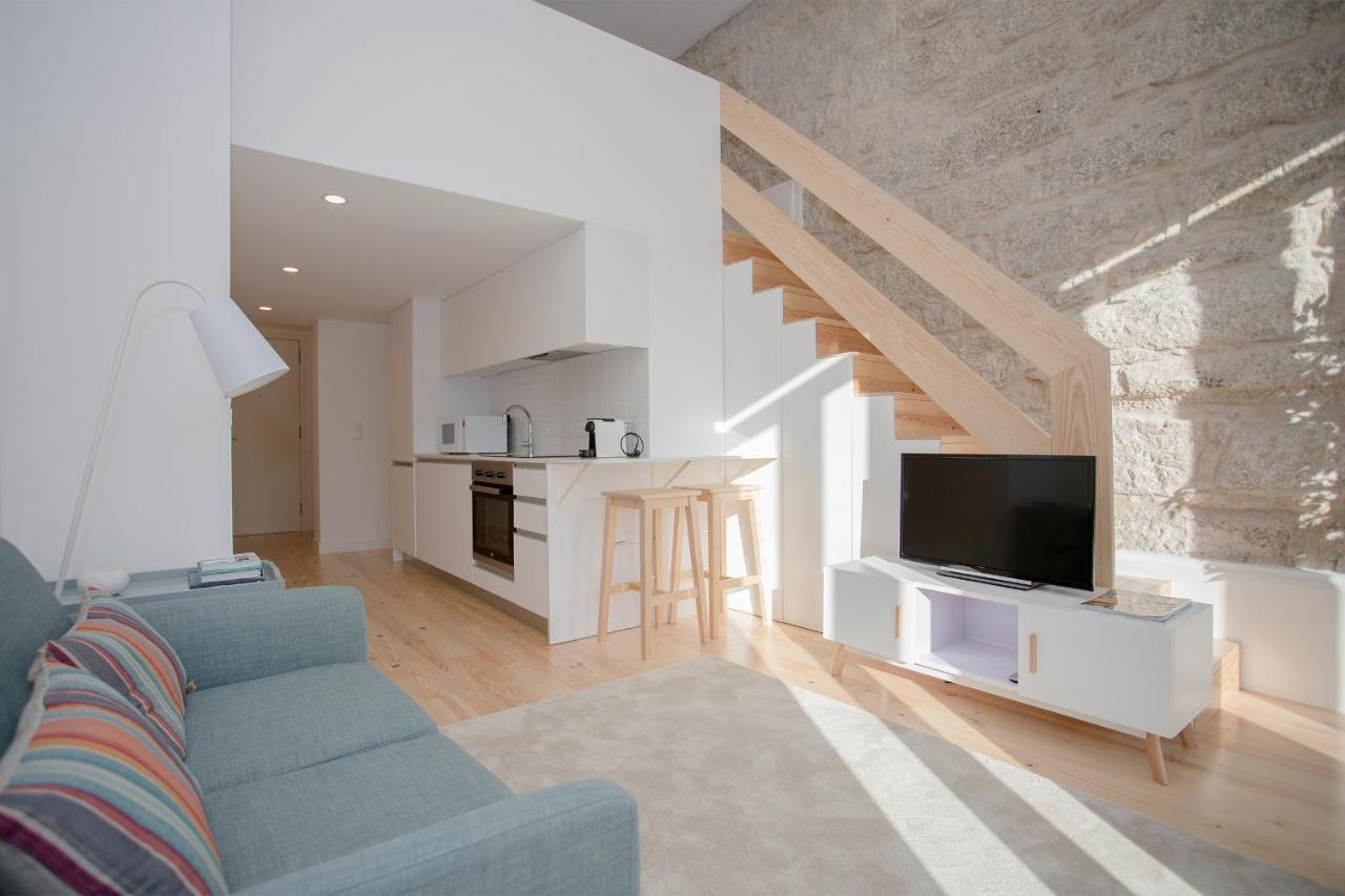 Liiiving In | Terrace & Sunny Apartment